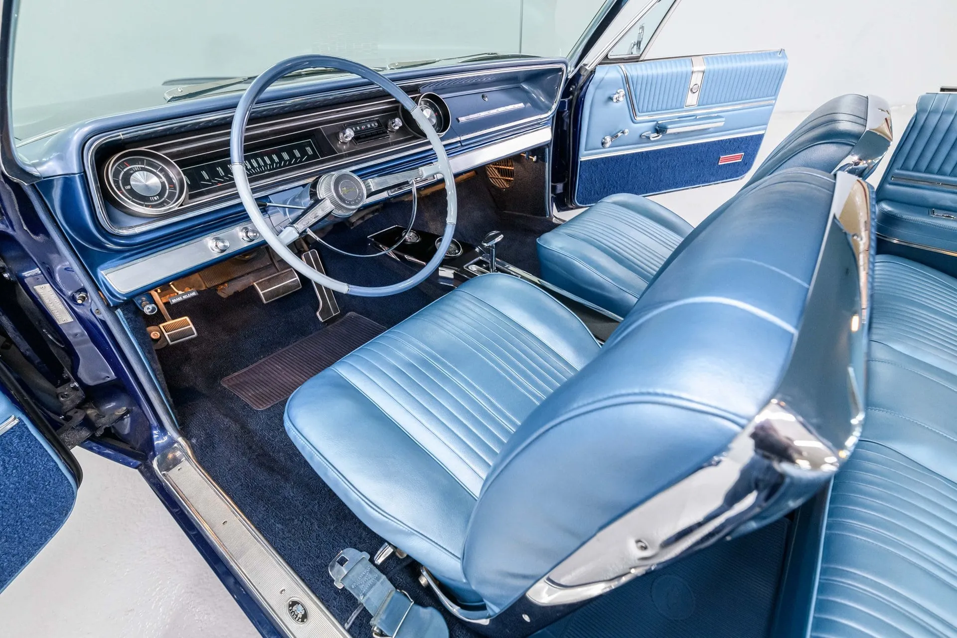 1965 chevrolet impala ss image 3